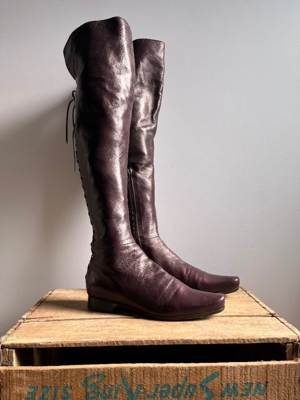Alaïa OTK corset boots in burgundy / purple leather - Small - Narrow